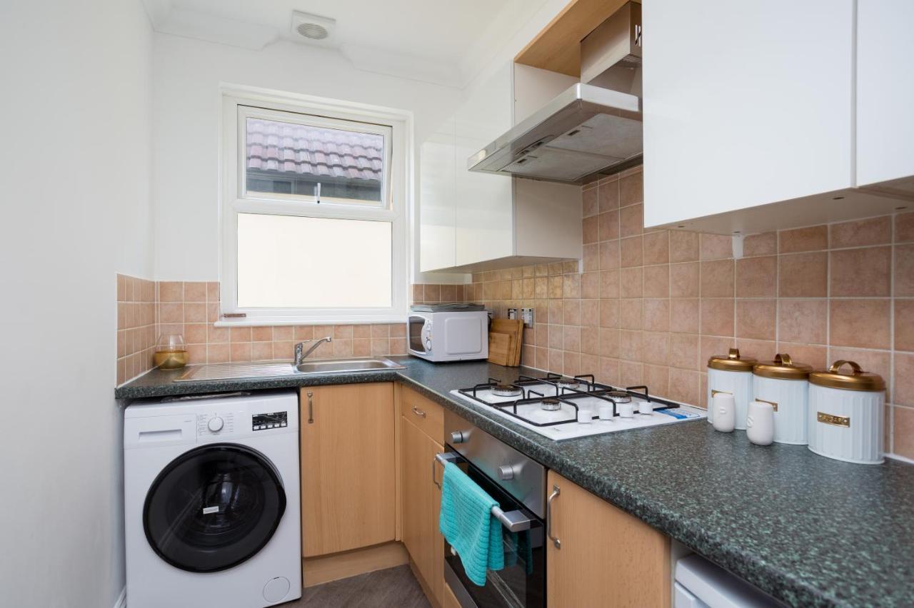 Luxury Granada Apartments - 1 & 2 Bed Flats W Free Parking Perfect For Contractors, Students Near The Beach Portsmouth Oda fotoğraf
