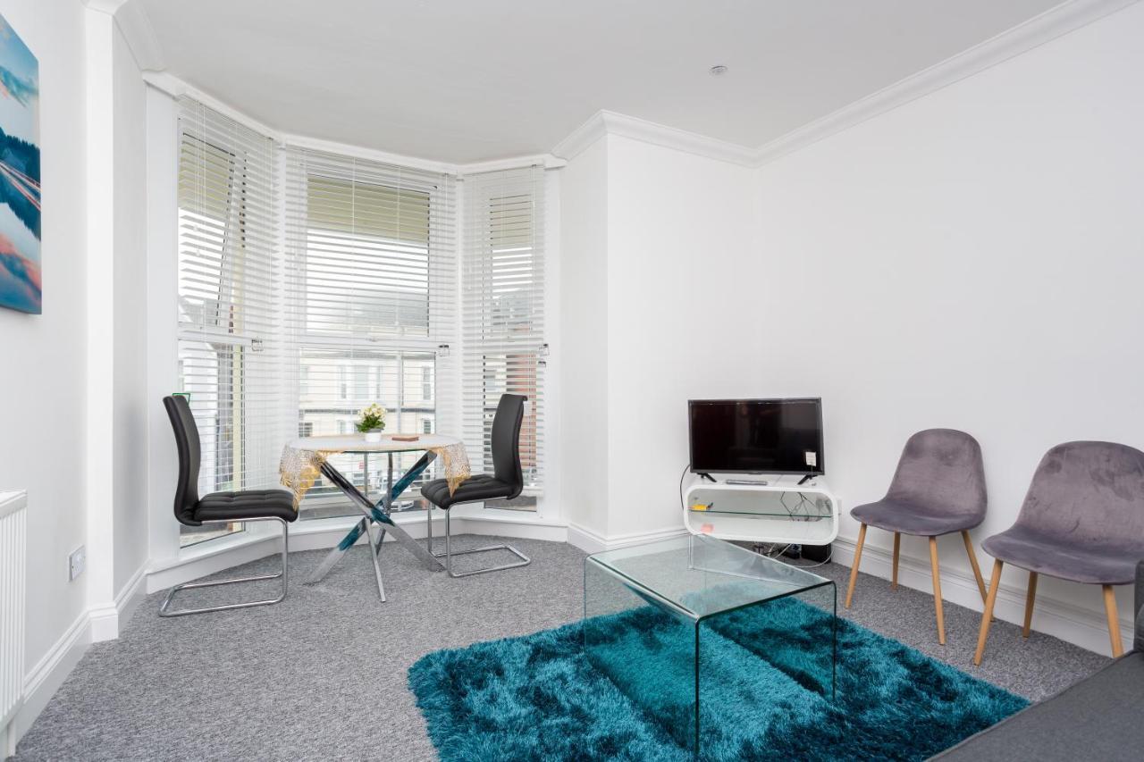 Luxury Granada Apartments - 1 & 2 Bed Flats W Free Parking Perfect For Contractors, Students Near The Beach Portsmouth Oda fotoğraf