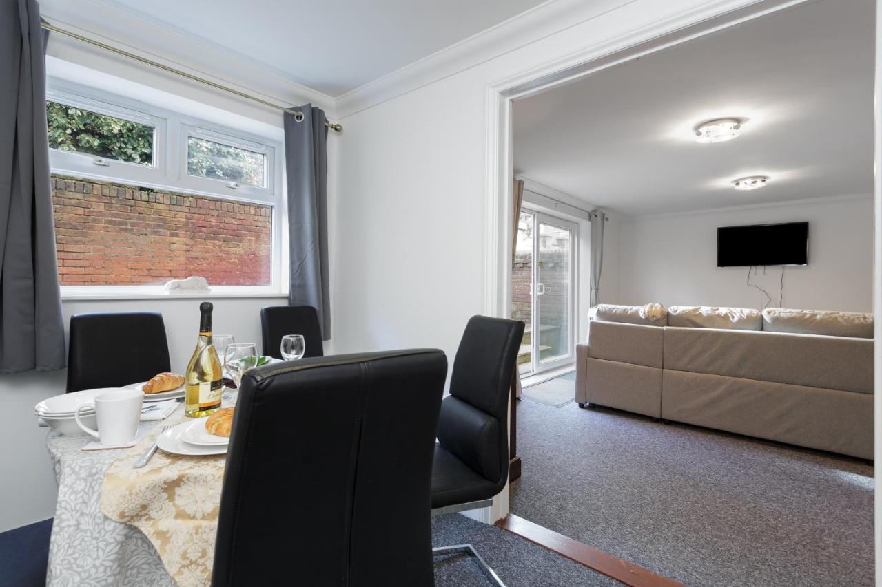 Luxury Granada Apartments - 1 & 2 Bed Flats W Free Parking Perfect For Contractors, Students Near The Beach Portsmouth Oda fotoğraf